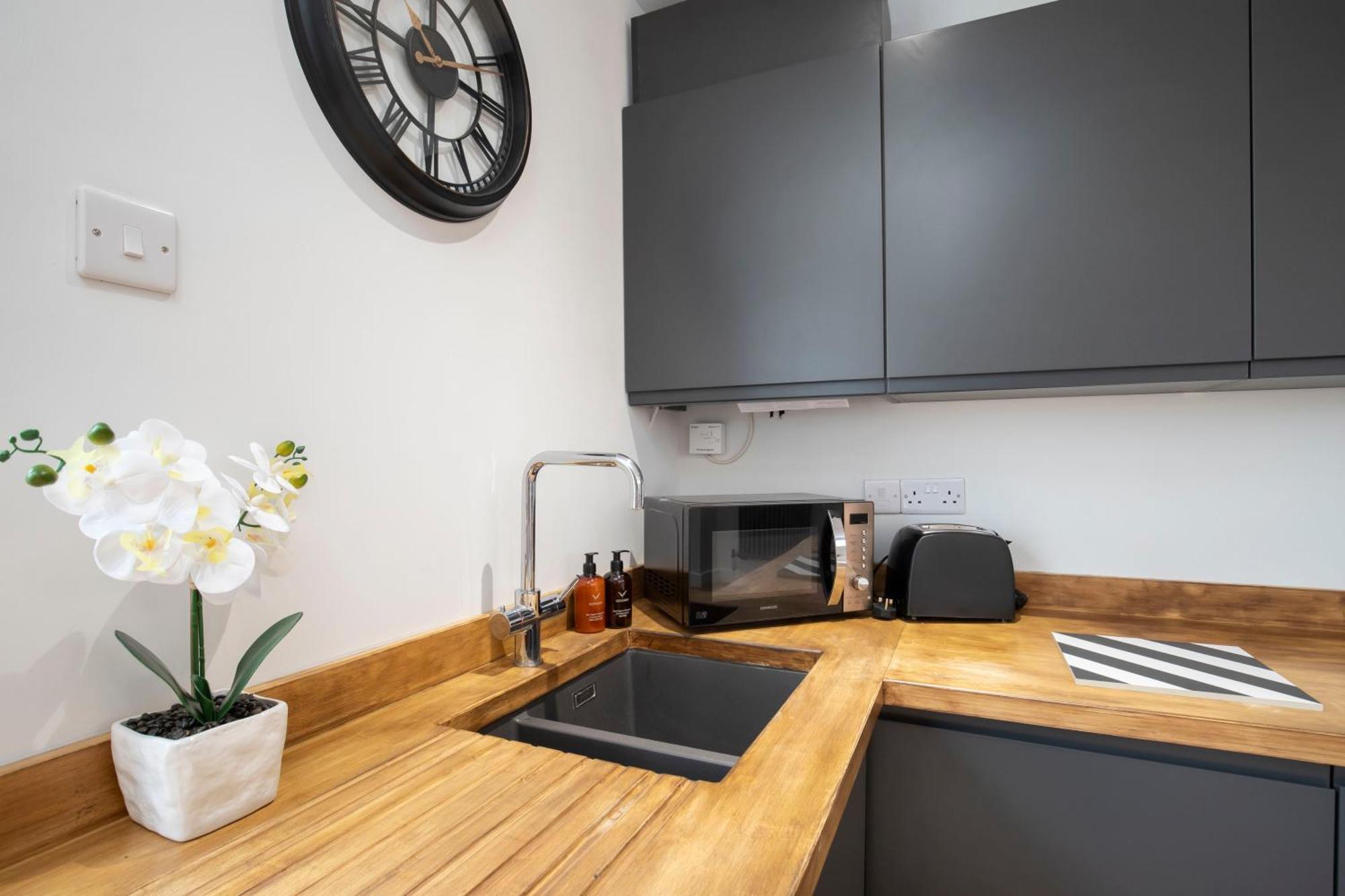 Contemporary 2 Bed Home In Lansdown Cheltenham Esterno foto